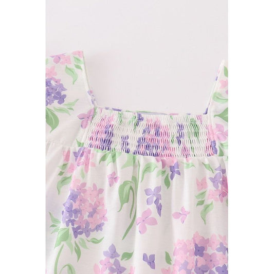 closer view of the top that is a squared neckline