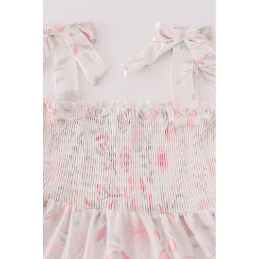 closer view of top section and bows